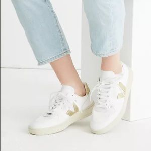 Veja V10 Mesh Gold Leather Sneaker
